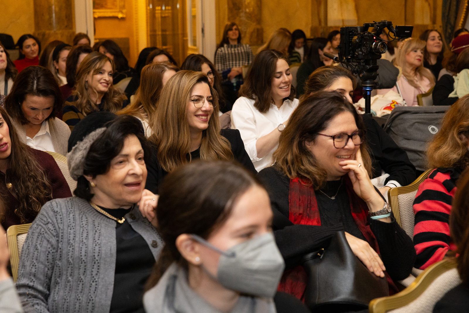 Hunderte Frauen bei der WOW Experience in Wien